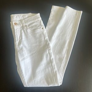 7 for All Mankind white jeans. NEVER WORN. Size 25.